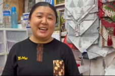 Jelang Natal, Pedagang Pernak-Pernik Ungkap Lonjakan Permintaan Hiasan dan Aksesori Rohani