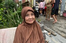 Kisah Warga Tambelan Sampit, Rumahnya Terendam saat Banjir Rob Datang