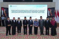 Lantik Komisioner KPID yang Baru, Ria Norsan Tekankan Pentingnya Jalankan Tugas dengan Amanah