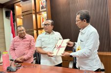 Pemkab Kubu Raya Terima 50 Sertifikat Aset Daerah, Sujiwo: Tonggak Pengamanan Aset