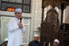 Peringati Isra Mi’raj, Ria Norsan Ajak Masyarakat Perkuat Iman dan Perbanyak Amal Ibadah