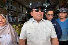 Sujiwo Tinjau Pangkalan LPG di Sungai Raya, Tegaskan Larangan Penjualan ke Pengecer