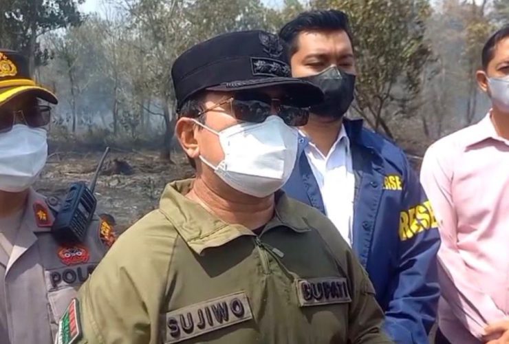 Lahan Diduga Dibakar Sengaja Telah Disegel, Bupati Sujiwo: Karhutla Sudah Masuk Penanganan Hukum