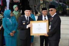 Pemkot Pontianak Borong Dua Penghargaan Bidang Perpustakaan dan Kearsipan