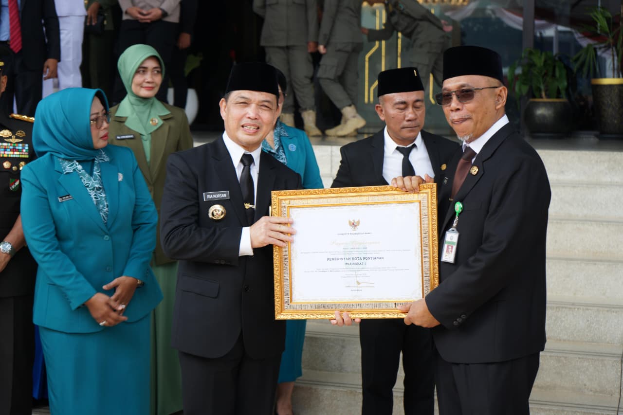 Pemkot Pontianak Borong Dua Penghargaan Bidang Perpustakaan dan Kearsipan