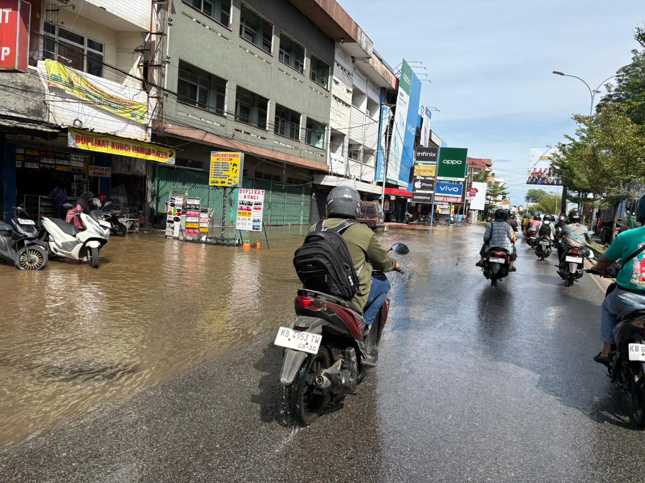 Banjir Rob Kembali Melanda, Warga Pontianak Tetap Waspada