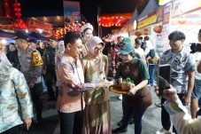 Festival Cap Go Meh Dimulai, Puluhan Stan Ramaikan Jalan Dipenogoro