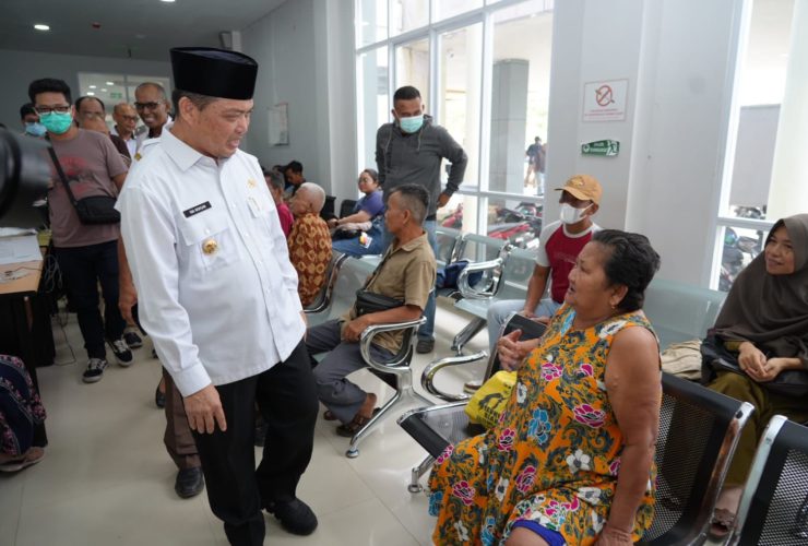 Ria Norsan Komitmen Tingkatkan Status RSUD T.H. Djaman Sanggau