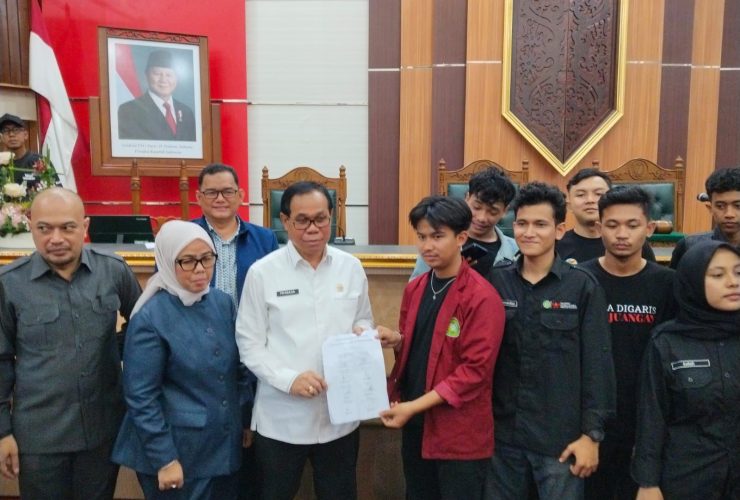 Mahasiswa Desak Pemerintah Evaluasi Program MBG
