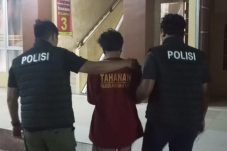 Modus Pura-pura Salat, Pencuri Gasak Hp Jemaah