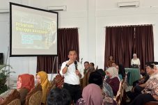 Menteri Wihaji Tinjau Penyaluran MBG bagi Ibu Menyusui dan Ibu Hamil