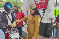 Sidak Antrean di SPBU, Wabup Susana Pastikan Stok BBM Aman