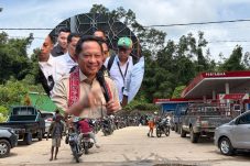 Tito Pinta Wali Kota Singkawang dan Bupati Bengkayang Cabut Kebijakan Pembatasan BBM