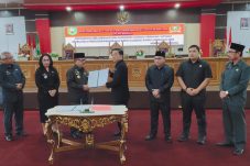 DPRD Sanggau Sampaikan Rekomendasi atas LKPj Bupati 2025