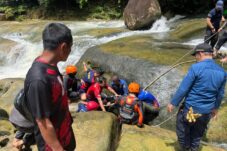 Terseret Arus Deras, Pelajar 14 Tahun Ditemukan Meninggal di Riam Kecala Sanggau