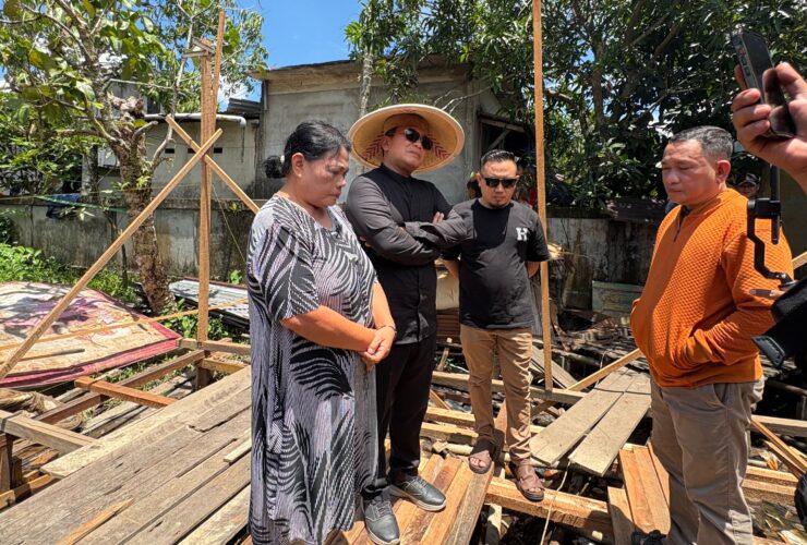 Bupati Sujiwo Tinjau Pembangunan Rumah Warga, Terus Targetkan Zero RTLH di Kubu Raya