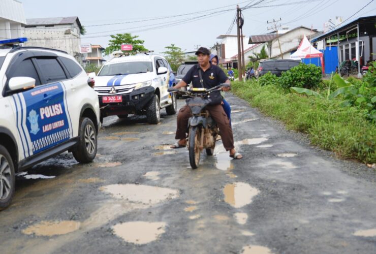 Ria Norsan Targetkan Perbaikan Jalan Teluk Batang – Sukadana Rampung Agustus