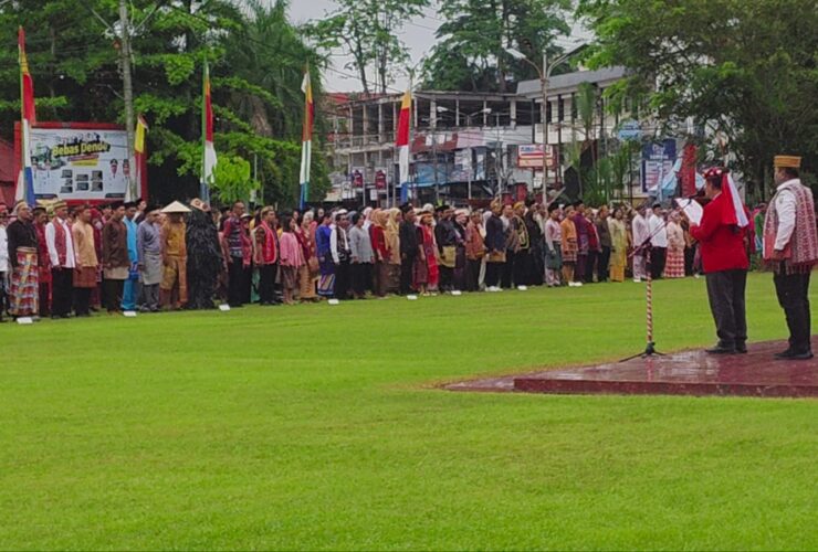 Pimpin Upacara HUT ke-410 Kota Sanggau, Bupati Ontot Ajak Masyarakat Cintai Kearifan Lokal