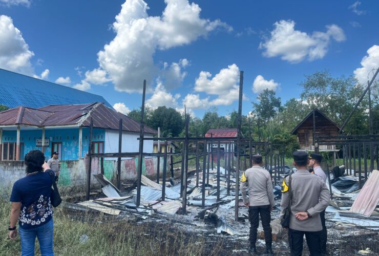 Rumah Betang di Melawi Terbakar, Kerugian Ditaksir Ratusan Juta
