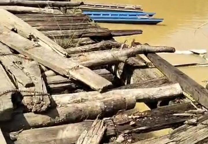 Keluh Kesah Warga Pedalaman Bengkayang Andalkan Jembatan Tua untuk Aktivitas