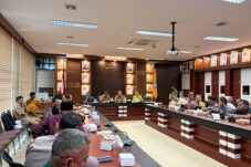 Warga Pinta PT Sintang Raya Penuhi Hak Plasma 20 Persen