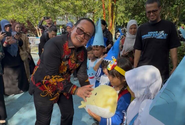 Bupati Sujiwo Ajak Warga Budidaya Ikan Mandiri