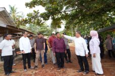 Gubernur Ria Norsan Dorong Pantai Temajuk Jadi Destinasi Wisata Unggulan Perbatasan
