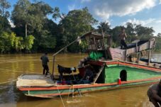 Dua Penambang Ilegal Tertangkap Saat Sedot Material Tambang di Sungai Pawan