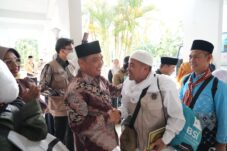 Sambut Jemaah Haji Kalbar, Ria Norsan Doakan Haji Mabrur dan Sehat