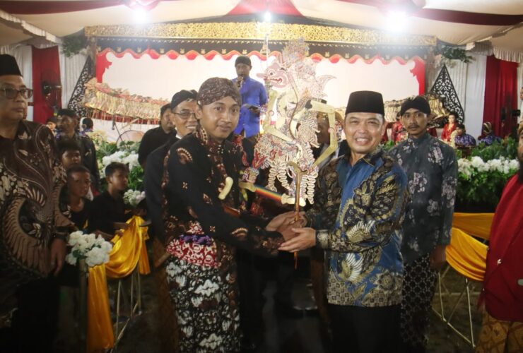 Gubernur Ria Norsan Ajak Masyarakat Jaga Persatuan Melalui Budaya