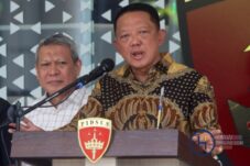 Eks Jampidsus Febrie Ardiansyah Resmi Ditetapkan Sebagai Tersangka