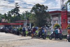 Kuota Tersendat, Antre BBM di SPBU Kembali Dirasakan Warga Sanggau