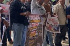 Geruduk Kantor Gubernur Kalbar, Sopir Truk Keluhkan Sulitnya Dapatkan Solar di SPBU