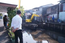 Pemkot Pontianak Lakukan Penataan di Parit Tokaya