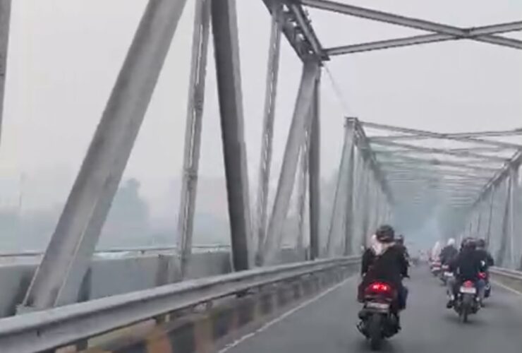 Kabut Asap Makin Tebal di Pontianak, Kualitas Udara ‘Berbahaya’
