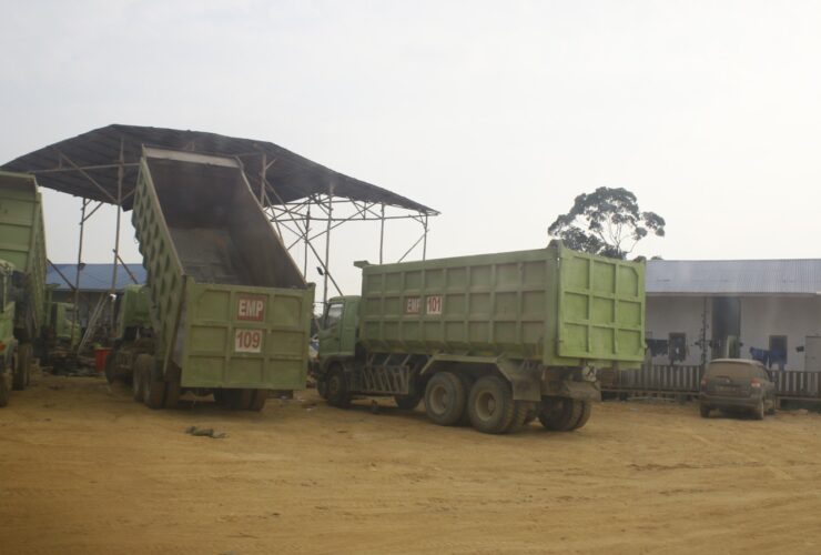 DPRD Sanggau Temukan Puluhan Kendaraan dan Alat Berat PT. WAI dan PT. KAN Tak Miliki Plat