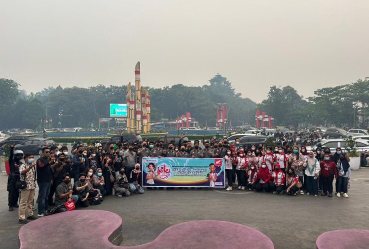 Aksi Honda Kalbar Peduli di Tengah Kabut Asap