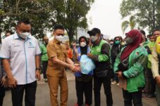 Insan Maritim Peduli Salurkan 1.000 Paket Sembako dan 10 Ribu Liter Air Bersih untuk Ojol