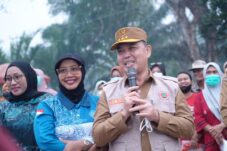 Pemprov Kalbar Salurkan 5000 Liter Air Bersih di Kayong Utara