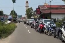 Warga Menjerit, Antrean BBM di Sejumlah SPBU di Kapuas Hulu Masih Terjadi