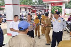Urai Antrean, Sejumlah SPBU di Sanggau Disidak Petugas