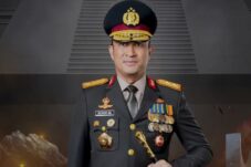 Prabowo Berhentikan Jenderal Listyo Sigit, Tunjuk Kepala BNN Jadi Calon Kapolri Baru