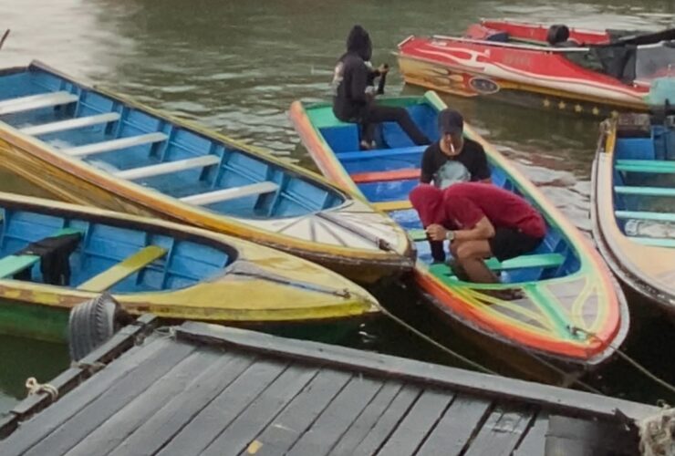 Penambang Sampan Pontianak Enggan Gunakan QRIS Sebagai Metode Pembayaran