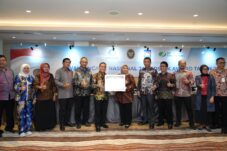 Ria Norsan Dorong Relawan Karhutla di Kalbar Mendapat Perlindungan BPJS Ketenagakerjaan