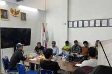 Ratusan Pekerja Tuntut PT WIKA Bayar Gaji Senilai Rp2,2 Miliar