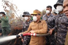 Gubernur Ria Norsan Dorong Pemerataan Bantuan Karhutla Langsung Mengalir ke Kabupaten/Kota