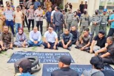 Warga Batu Ampar Gelar Aksi Damai di DPRD Kubu Raya, Soroti Listrik hingga Harga Kopra