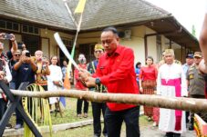 Resmikan Plaza Bunda Maria di Nyarumkop, Krisantus Kurniawan Soroti Pendidikan Karakter dan Toleransi